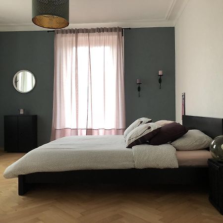 Appartement Douces Heures Avec Parking Couvert Prive Le Locle Exterior photo