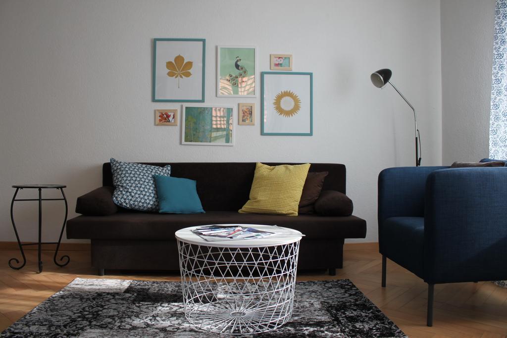 Appartement Douces Heures Avec Parking Couvert Prive Le Locle Exterior photo